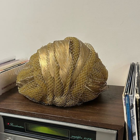 1960s Christian Dior Gilded Feather Turban - Picture 5 of 5